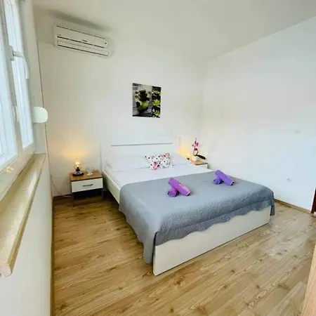 Apartment & Draga Marina
