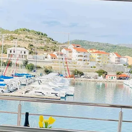 & Draga Apartment Marina