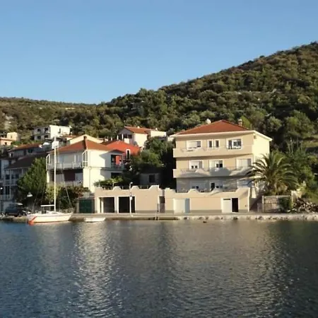 & Draga Apartment
