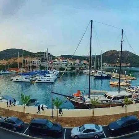 & Draga Marina