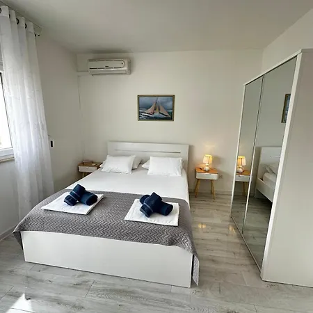 Apartment & Draga Marina