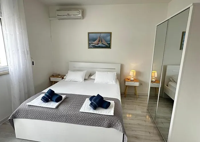 Lejlighed & Draga Marina